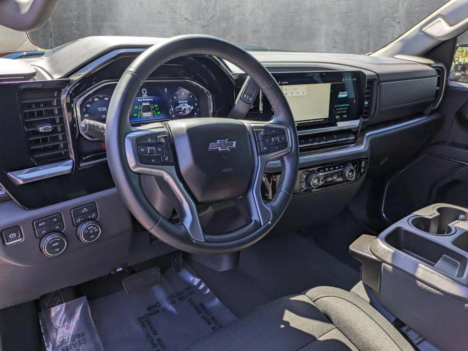 2023 Chevrolet Silverado 1500 Vehicle Photo in GREENACRES, FL 33463-3207