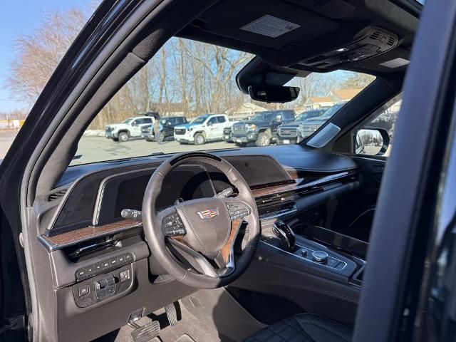 2022 Cadillac Escalade ESV Vehicle Photo in CHICOPEE, MA 01020-5001