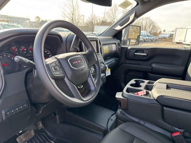 2025 GMC Sierra 3500 HD Chassis Cab Vehicle Photo in MEDINA, OH 44256-9631