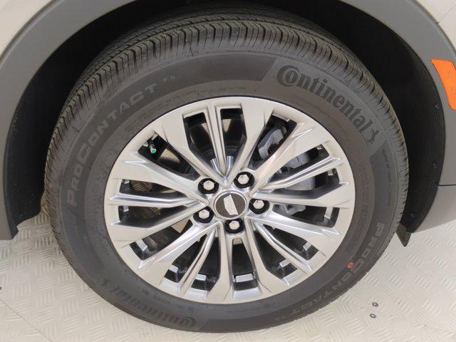 2025 Cadillac XT4 Vehicle Photo in PINEVILLE, NC 28134-8495