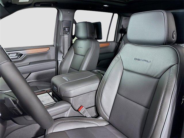 2025 GMC Yukon XL Vehicle Photo in PUYALLUP, WA 98371-4149