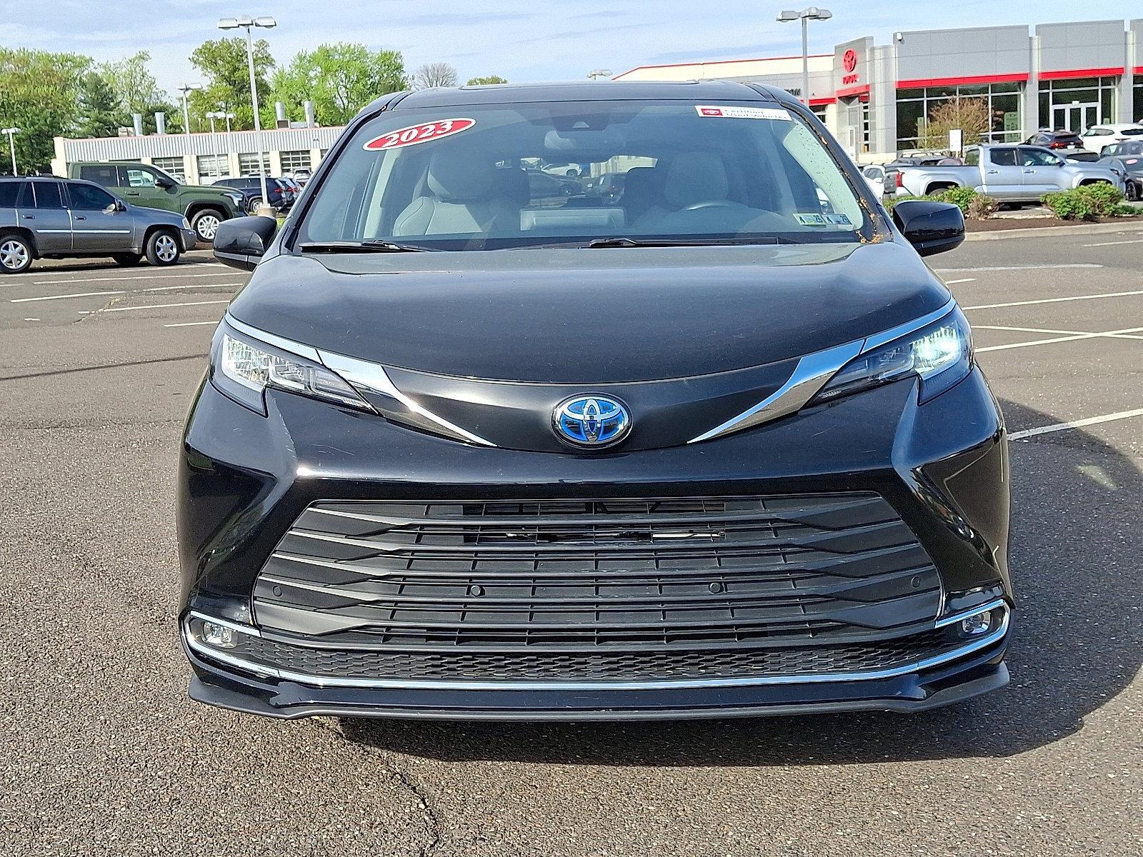 2023 Toyota Sienna Vehicle Photo in Trevose, PA 19053