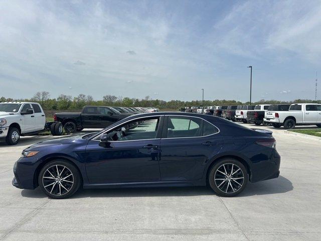 Used 2021 Toyota Camry SE with VIN 4T1G11AK6MU548161 for sale in Centralia, MO