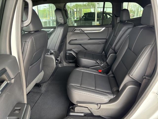 2024 GMC Acadia Vehicle Photo in MANHATTAN, KS 66502-5036