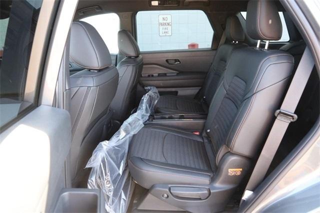 2025 Nissan Pathfinder Vehicle Photo in Hazelwood, MO 63042