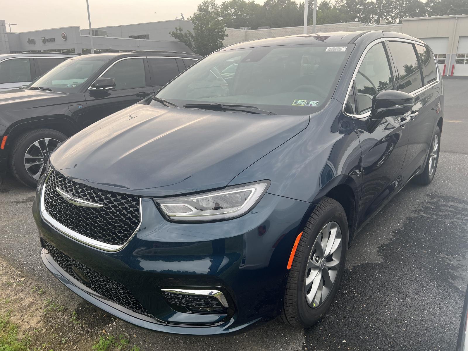 2025 Chrysler Pacifica Vehicle Photo in Mechanicsburg, PA 17050-1707