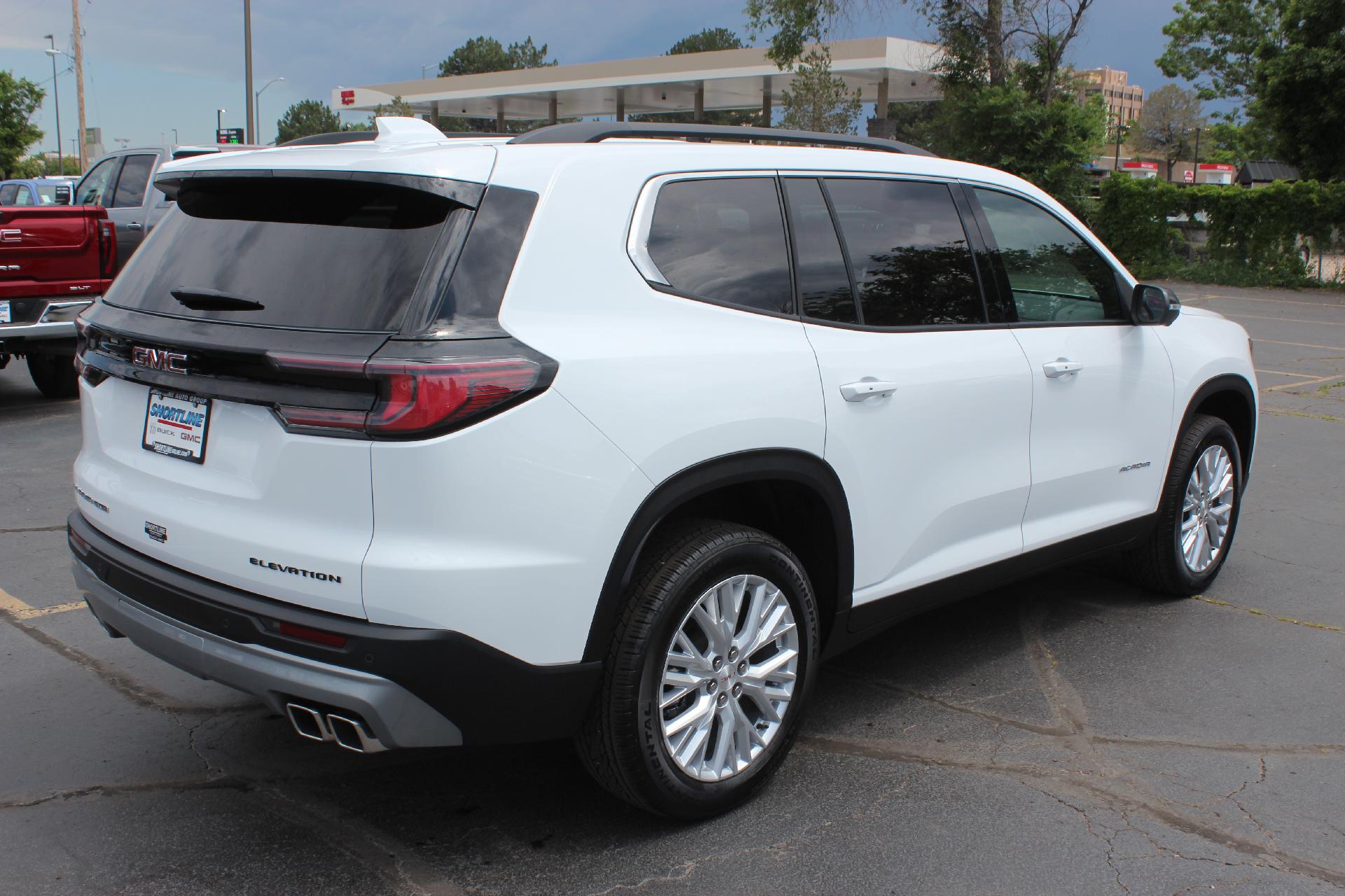 2025 GMC Acadia Vehicle Photo in AURORA, CO 80012-4011