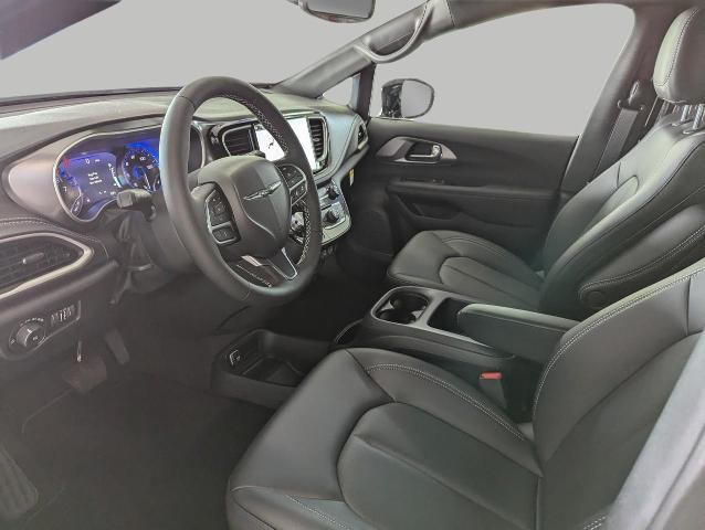 2025 Chrysler Pacifica Vehicle Photo in Oshkosh, WI 54901