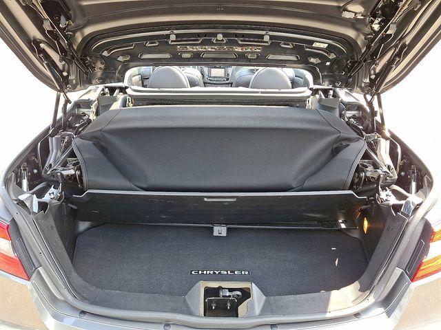 2013 Chrysler 200 Vehicle Photo in WATERTOWN, CT 06795-3318