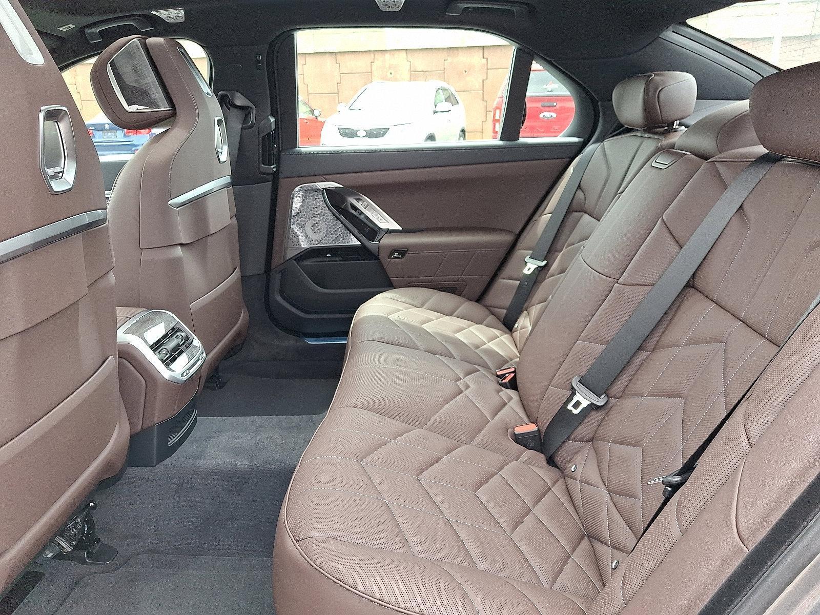 2025 BMW 760i xDrive Vehicle Photo in Lancaster, PA 17601