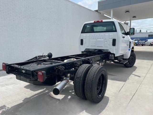 2024 Chevrolet Silverado 5500 HD Vehicle Photo in TOPEKA, KS 66609-0000