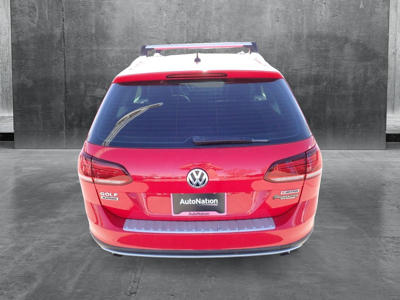 2019 Volkswagen Golf Alltrack Vehicle Photo in DENVER, CO 80221-3610