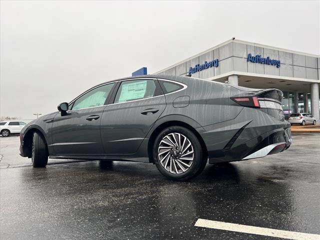 2025 Hyundai SONATA Hybrid Vehicle Photo in Shiloh, IL 62269