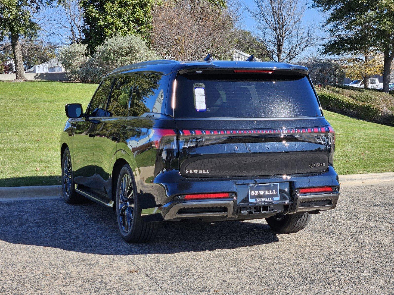 2025 INFINITI QX80 Vehicle Photo in Fort Worth, TX 76132