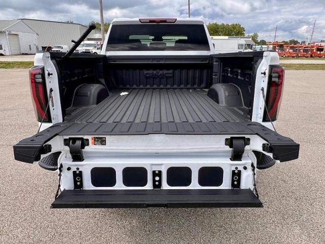 2025 GMC Sierra 2500 HD Vehicle Photo in EFFINGHAM, IL 62401-2832