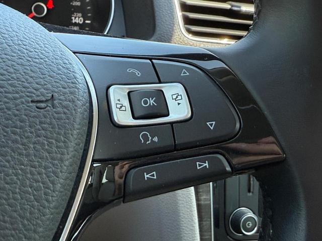 2016 Volkswagen Passat Vehicle Photo in COLUMBIA, MO 65203-3903