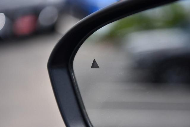 2025 Nissan Kicks Vehicle Photo in Ballwin, MO 63011
