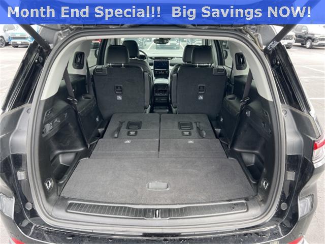 2023 Jeep Grand Cherokee L Vehicle Photo in GREEN BAY, WI 54304-5303