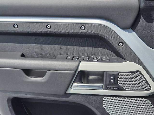 2024 Defender Vehicle Photo in AUSTIN, TX 78717