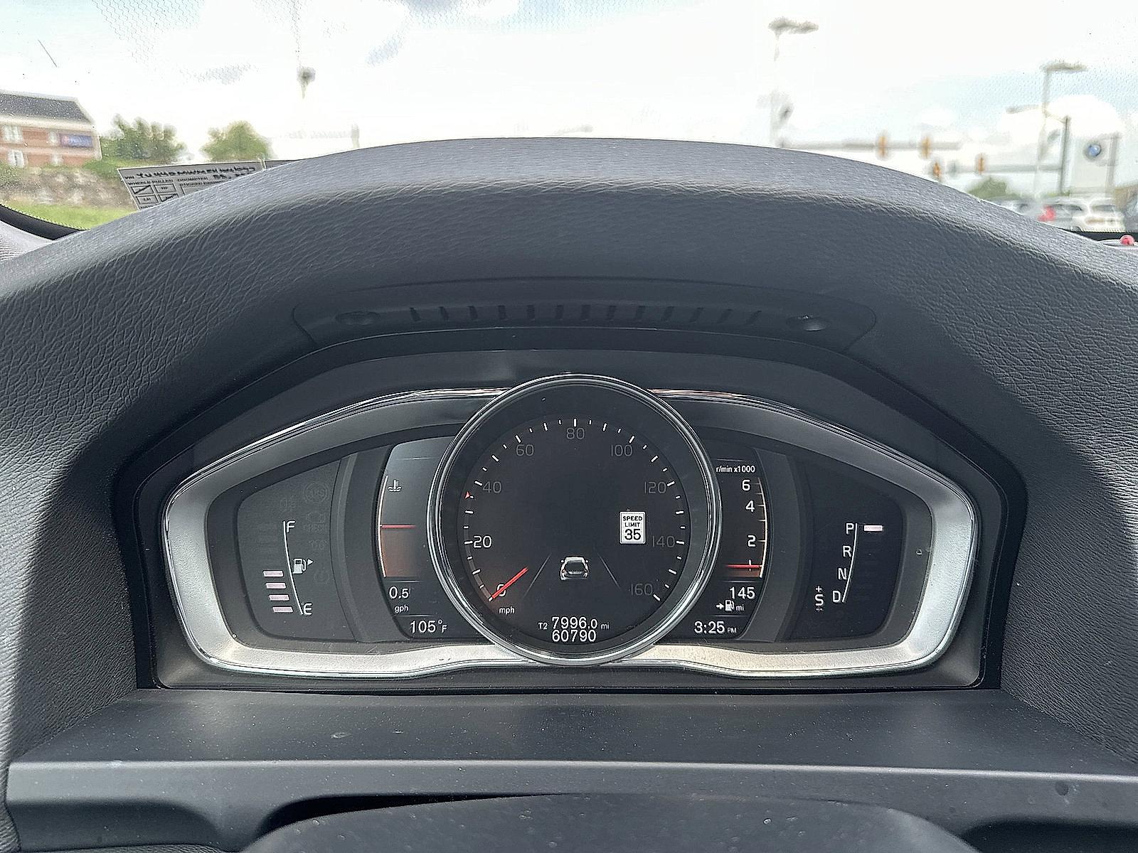 2017 Volvo V60 Cross Country Vehicle Photo in Lancaster, PA 17601