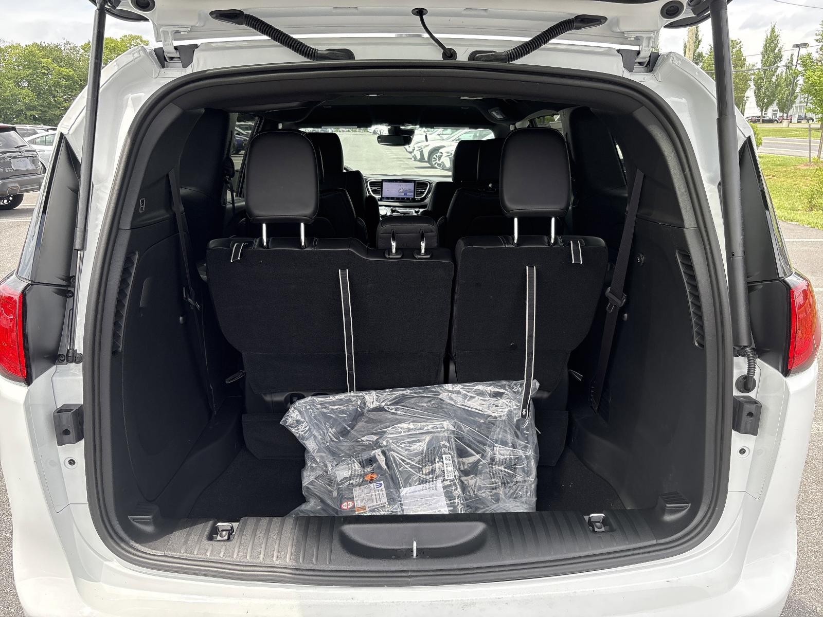 2025 Chrysler Voyager Vehicle Photo in Mechanicsburg, PA 17050-1707