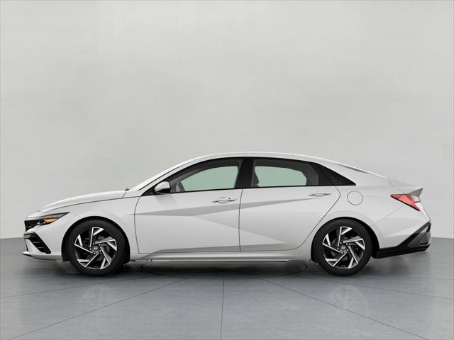 2024 Hyundai ELANTRA Vehicle Photo in Green Bay, WI 54304