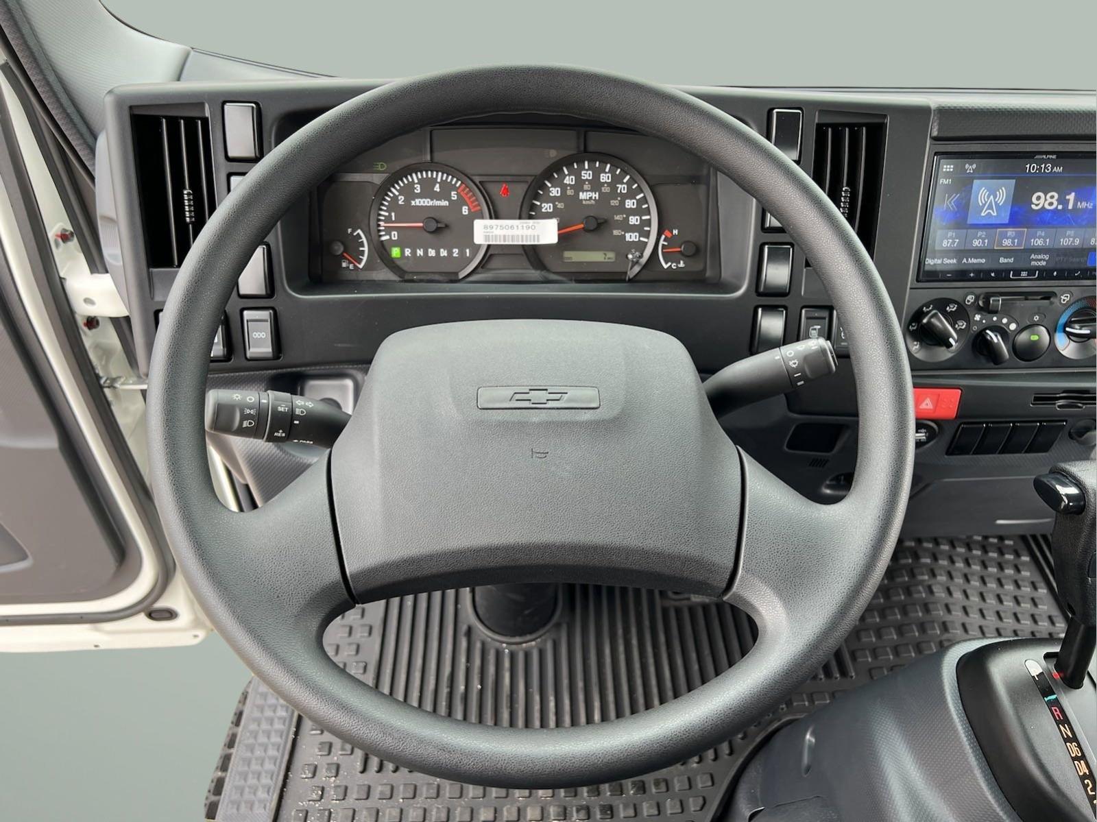 2024 Chevrolet Low Cab Forward 3500 Vehicle Photo in GEORGETOWN, TX 78626-7508