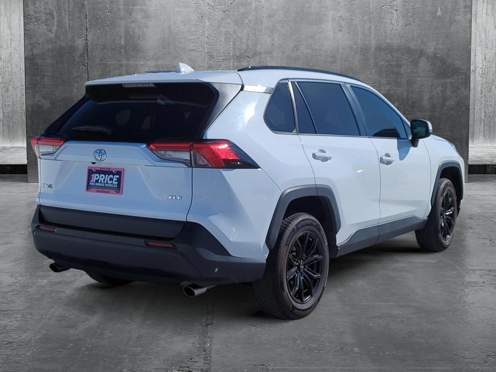 2021 Toyota RAV4 Vehicle Photo in Ft. Myers, FL 33907