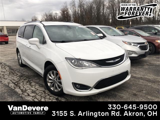 2019 Chrysler Pacifica Vehicle Photo in Akron, OH 44312