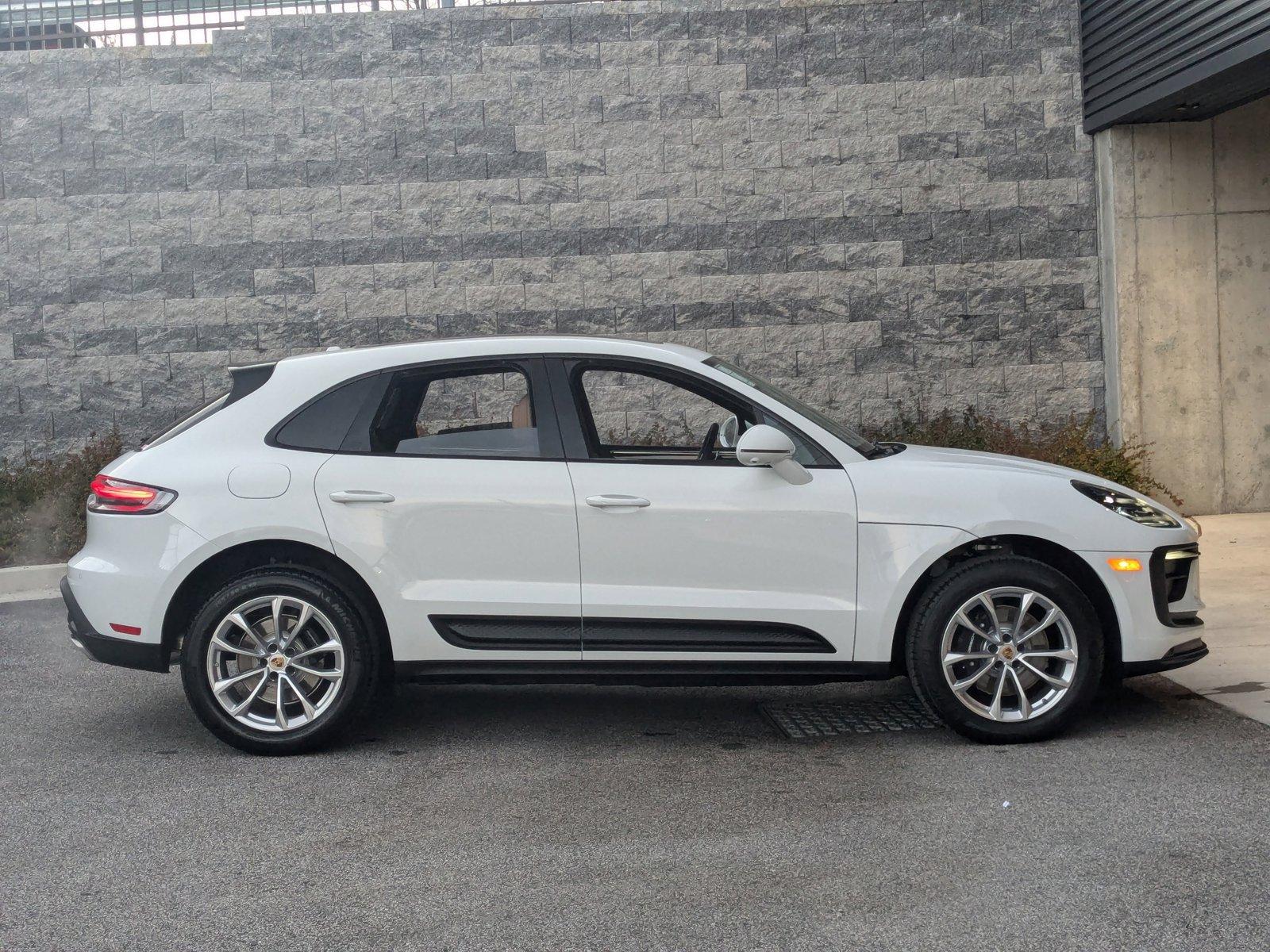 2024 Porsche Macan Vehicle Photo in Towson, MD 21204