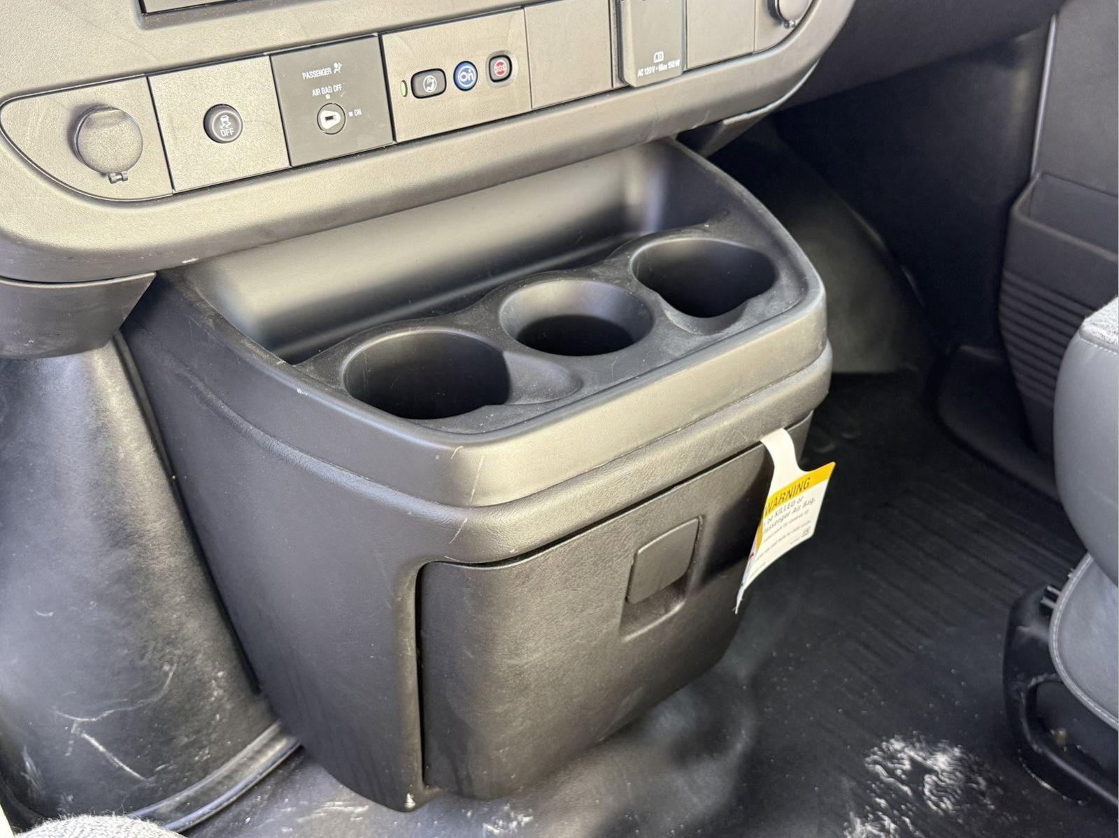2024 Chevrolet Express Cutaway 3500 Vehicle Photo in GEORGETOWN, TX 78626-7508