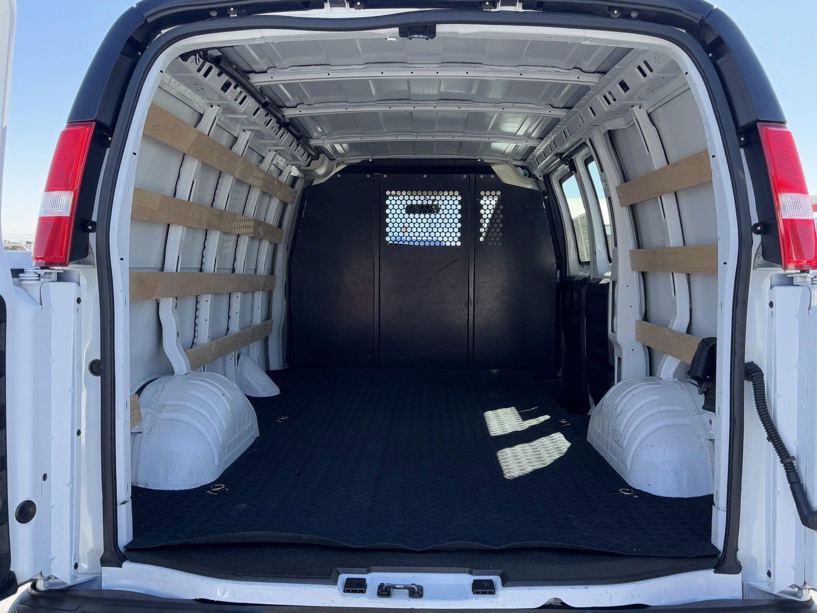 2023 GMC Savana Cargo 2500 Vehicle Photo in LOS ANGELES, CA 90007-3794