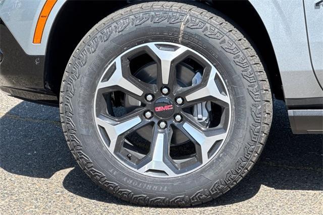 2025 GMC Yukon Vehicle Photo in ELK GROVE, CA 95757-8703