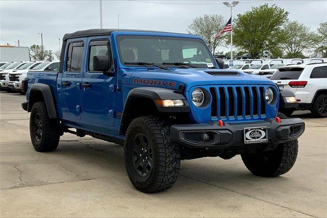 2022 Jeep Gladiator Vehicle Photo in TOPEKA, KS 66609-0000