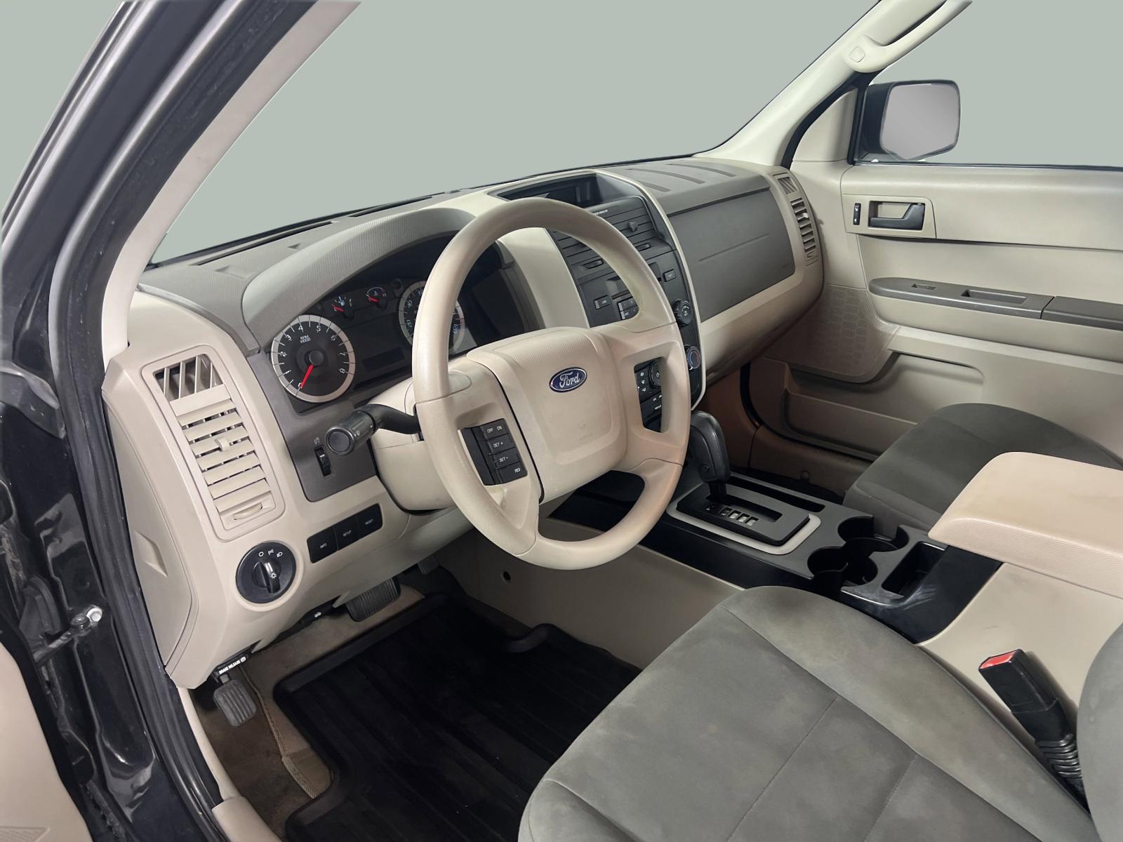 2011 Ford Escape Vehicle Photo in GEORGETOWN, TX 78626-7508