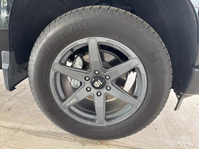 2023 Chevrolet Silverado 1500 Vehicle Photo in MANHATTAN, KS 66502-5036