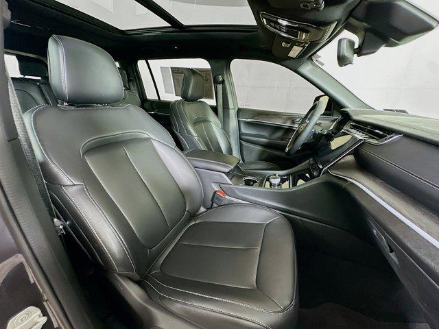 2024 Jeep Grand Cherokee L Vehicle Photo in Doylsetown, PA 18901