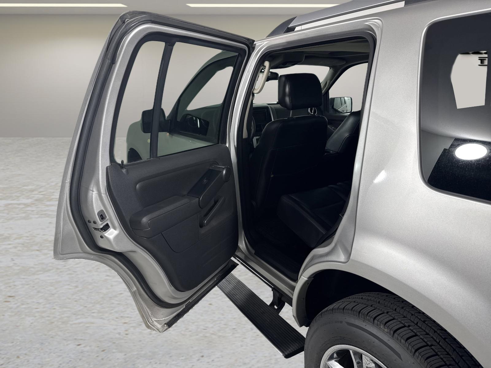2007 Mercury Mountaineer Vehicle Photo in GEORGETOWN, TX 78626-7508