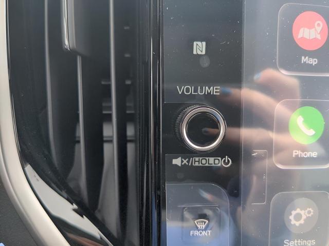 2025 Subaru Ascent Vehicle Photo in Green Bay, WI 54304