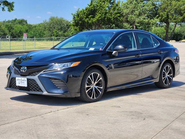 2019 Toyota Camry Vehicle Photo in DENTON, TX 76210-9321