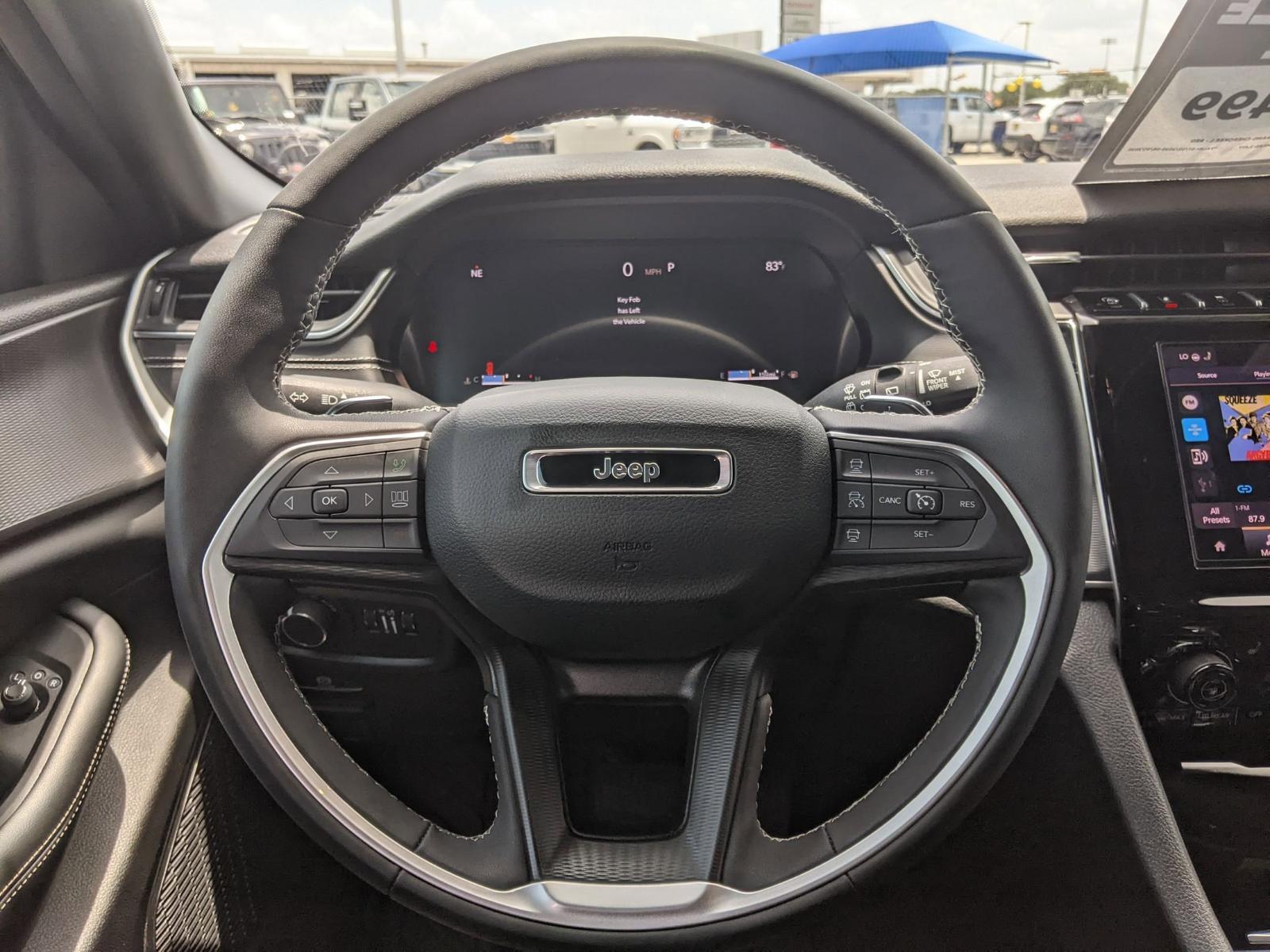2024 Jeep Grand Cherokee L Vehicle Photo in Seguin, TX 78155