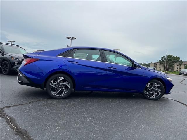 2024 Hyundai ELANTRA Vehicle Photo in O'Fallon, IL 62269