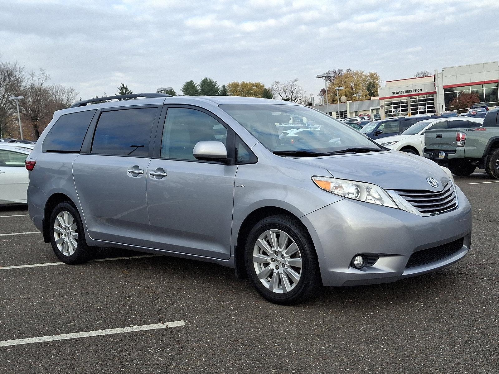 2017 Toyota Sienna Vehicle Photo in Trevose, PA 19053