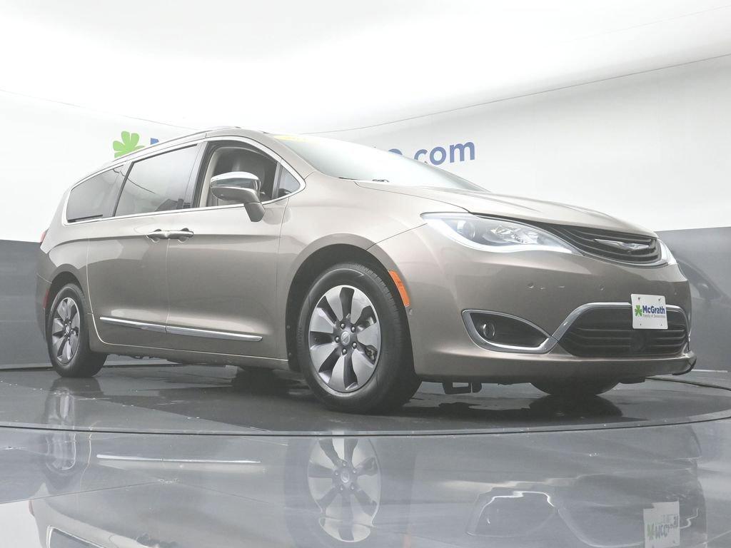 2018 Chrysler Pacifica Vehicle Photo in Marion, IA 52302
