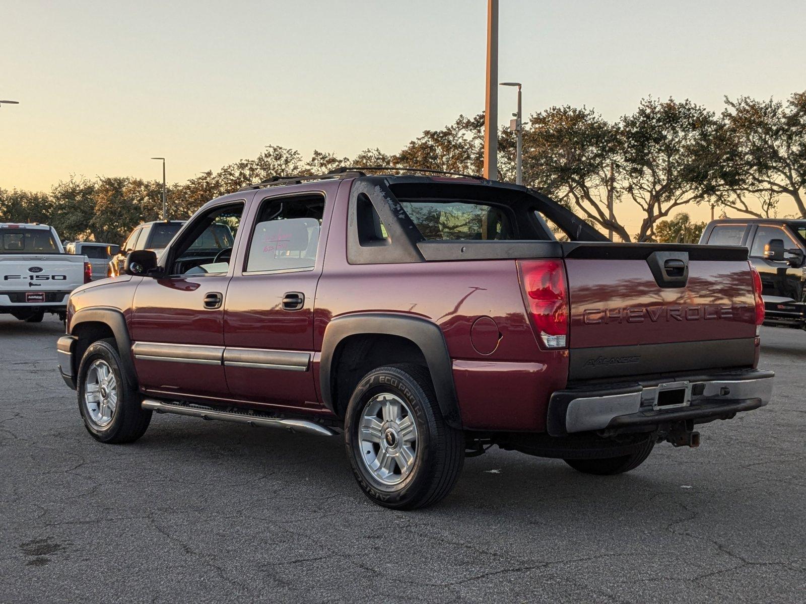 2004 Chevrolet Avalanche Vehicle Photo in St. Petersburg, FL 33713