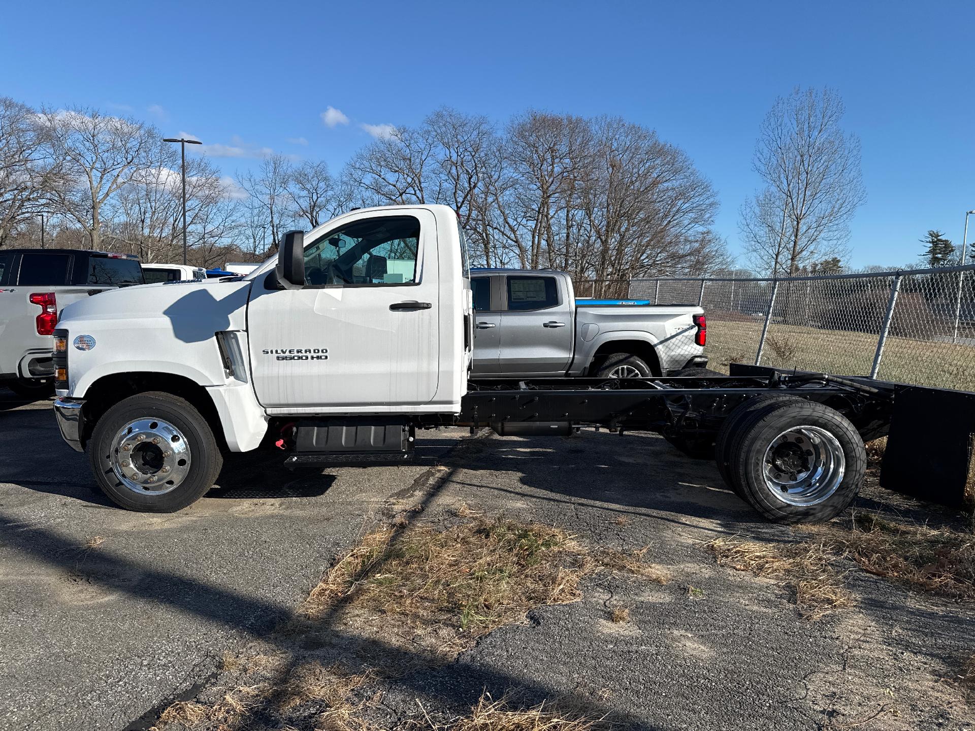 2023 Chevrolet Silverado 5500 HD Vehicle Photo in SOUTH PORTLAND, ME 04106-1997