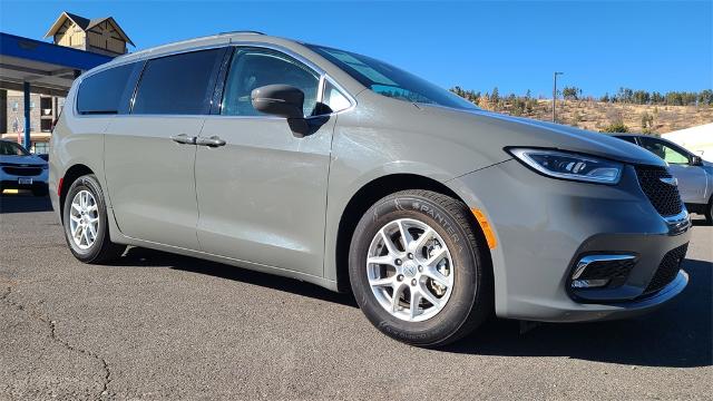 2022 Chrysler Pacifica Vehicle Photo in FLAGSTAFF, AZ 86001-6214