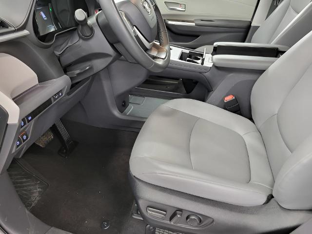 2024 Toyota Sienna Vehicle Photo in Oshkosh, WI 54904