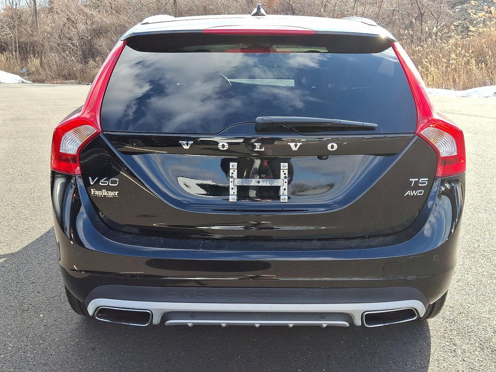 2018 Volvo V60 Cross Country Vehicle Photo in Trevose, PA 19053