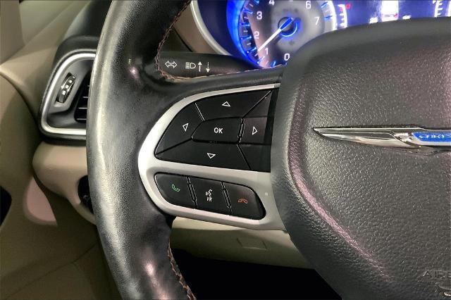 2017 Chrysler Pacifica Vehicle Photo in Lees Summit, MO 64086